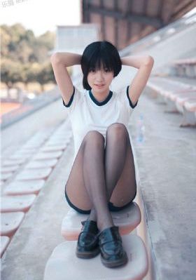 精品国产丝袜黑色高跟鞋美女_迅雷在线观看