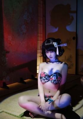 亚洲av综合图片_未删减完整版
